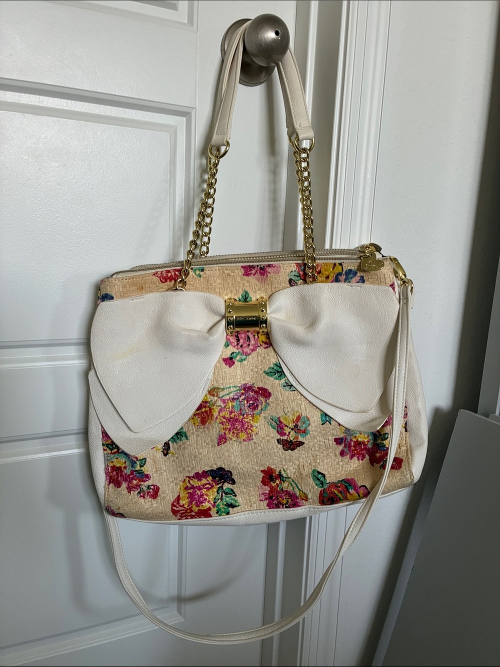 Betsey Johnson White Floral Bow Tote with Gold Chain